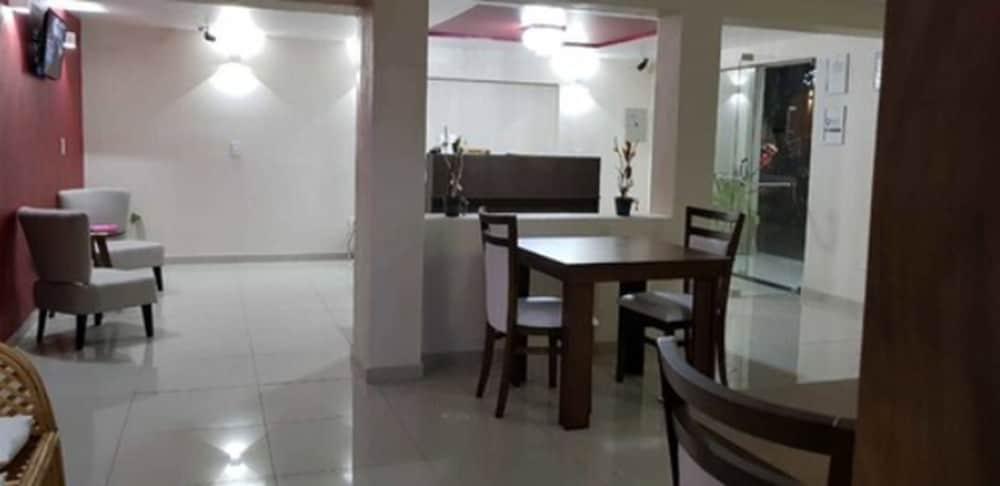 Iguazu Urban Hotel Express Puerto Iguazú Exteriör bild